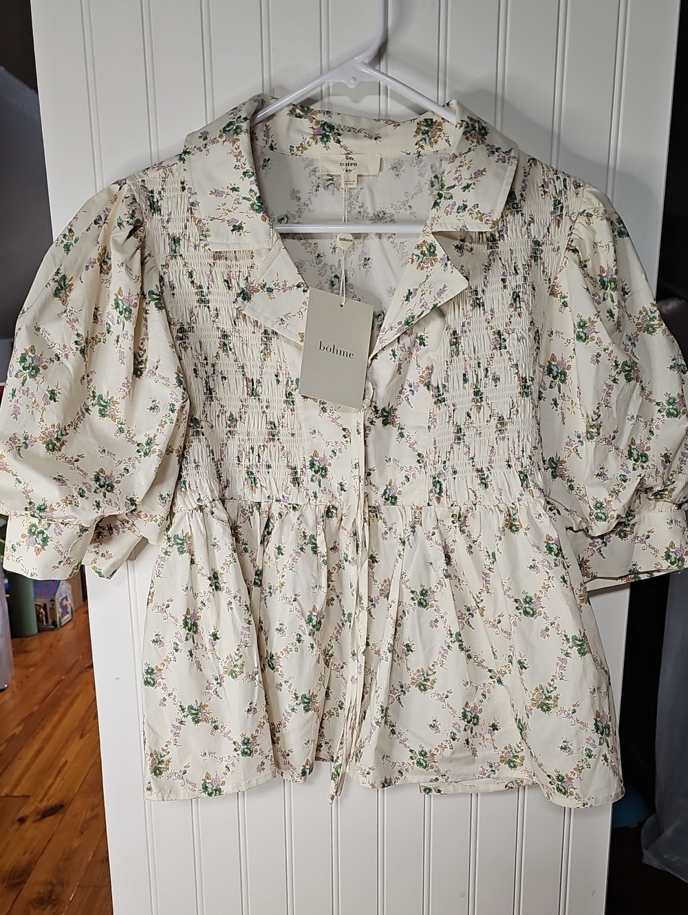 entro Cream Floral Smocked Puff Sleeve Blouse